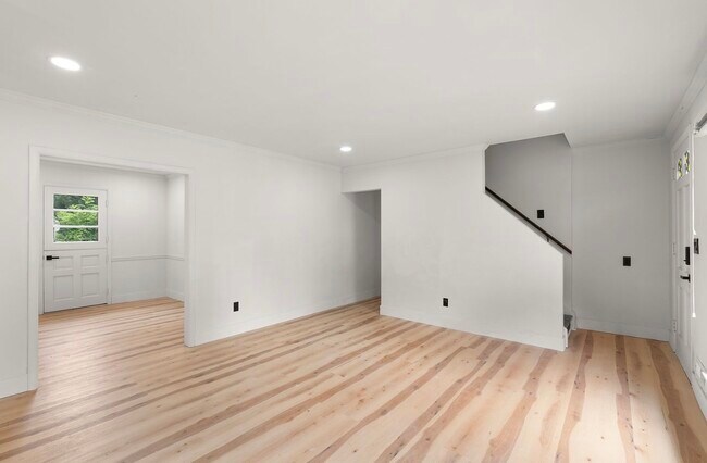 Foto del edificio - 577 Brook Rd