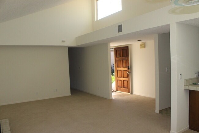 Building Photo - 94 Montsalas Dr
