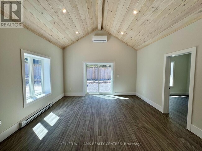Building Photo - 63 Holgate St