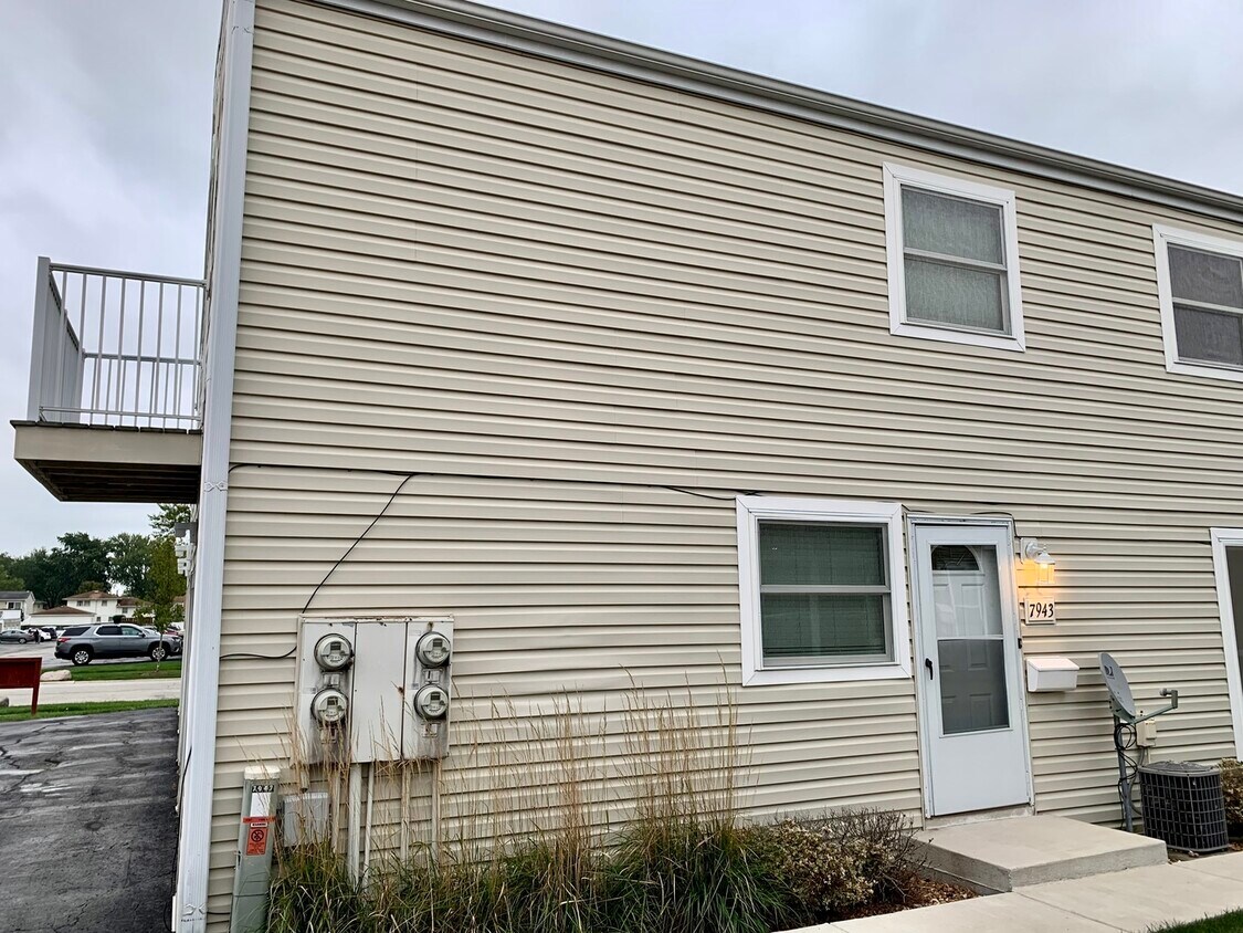 7943 164th Pl Unit 96, Tinley Park, IL 60477 Condo for Rent in Tinley