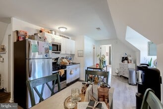 Building Photo - 4001 Cresson St