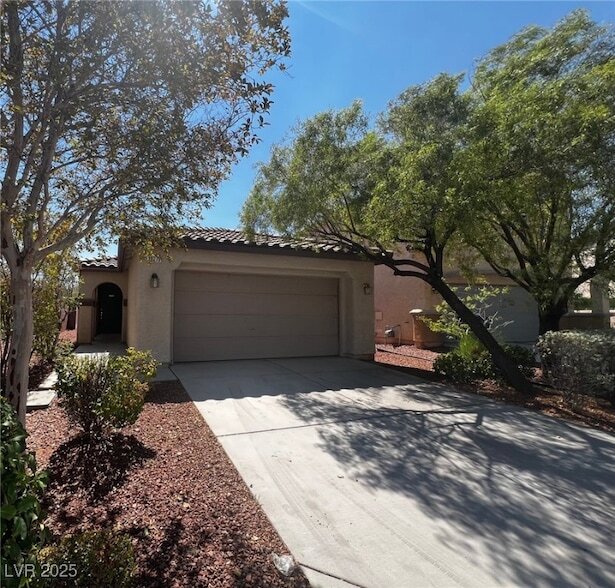 Foto principal - 10279 Falling Needle Ave