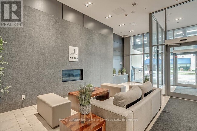 Building Photo - 1940 Ironstone Dr