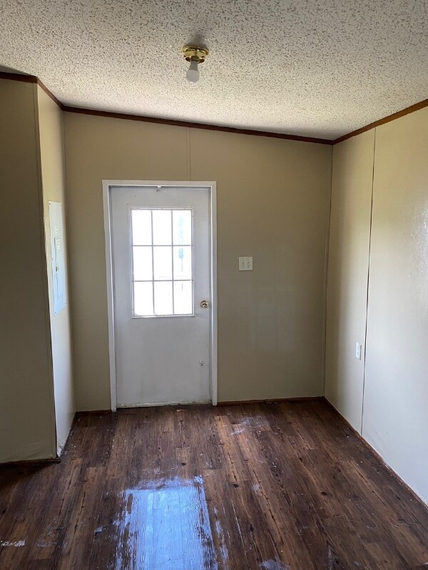 Building Photo - 3207 Valencia Dr
