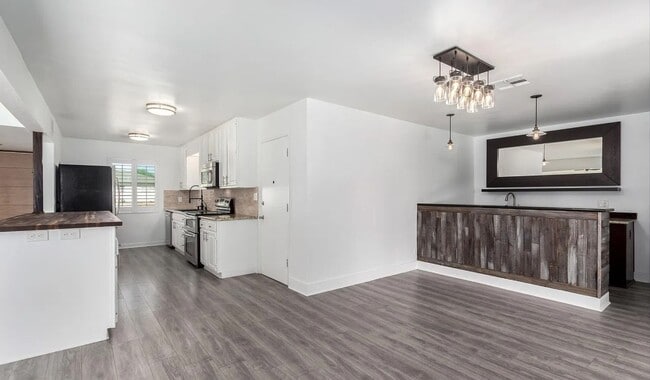 Building Photo - 2009 N 68th St