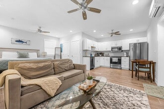 Building Photo - 905 N Tropical Trail