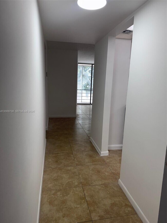 Foto del edificio - 2821 N Miami Beach Blvd