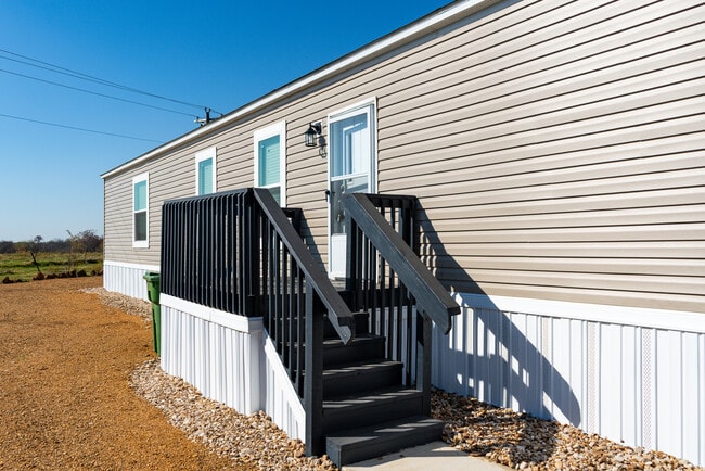 Building Photo - 129 Ponderosa Way