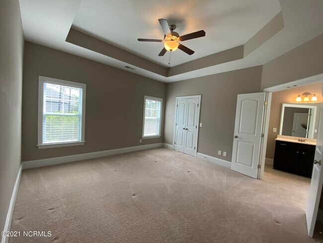 Building Photo - 729 Liberty Landing Way