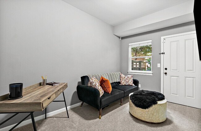 Foto del edificio - 4Bd/2.5Ba Renton Townhome