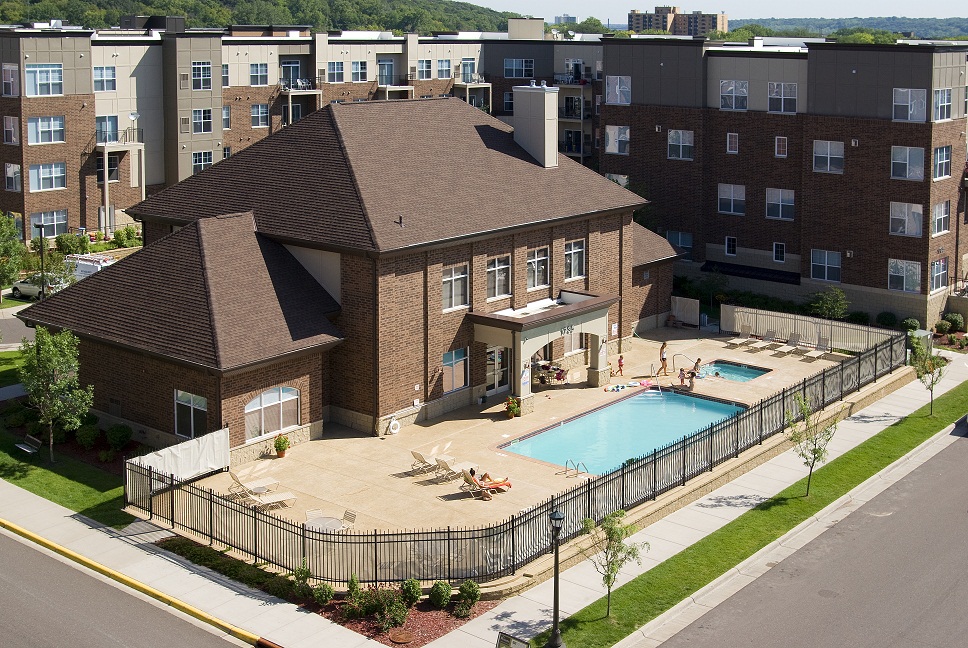 Foto principal - River Crossing Apartments & Townhomes