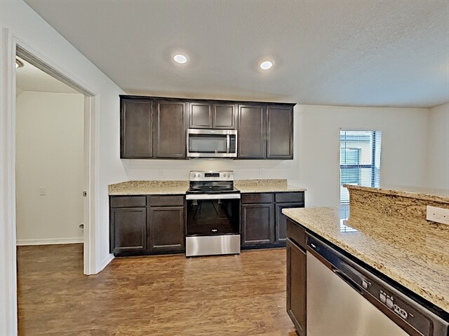 Building Photo - 1114 Brenton Leaf Dr