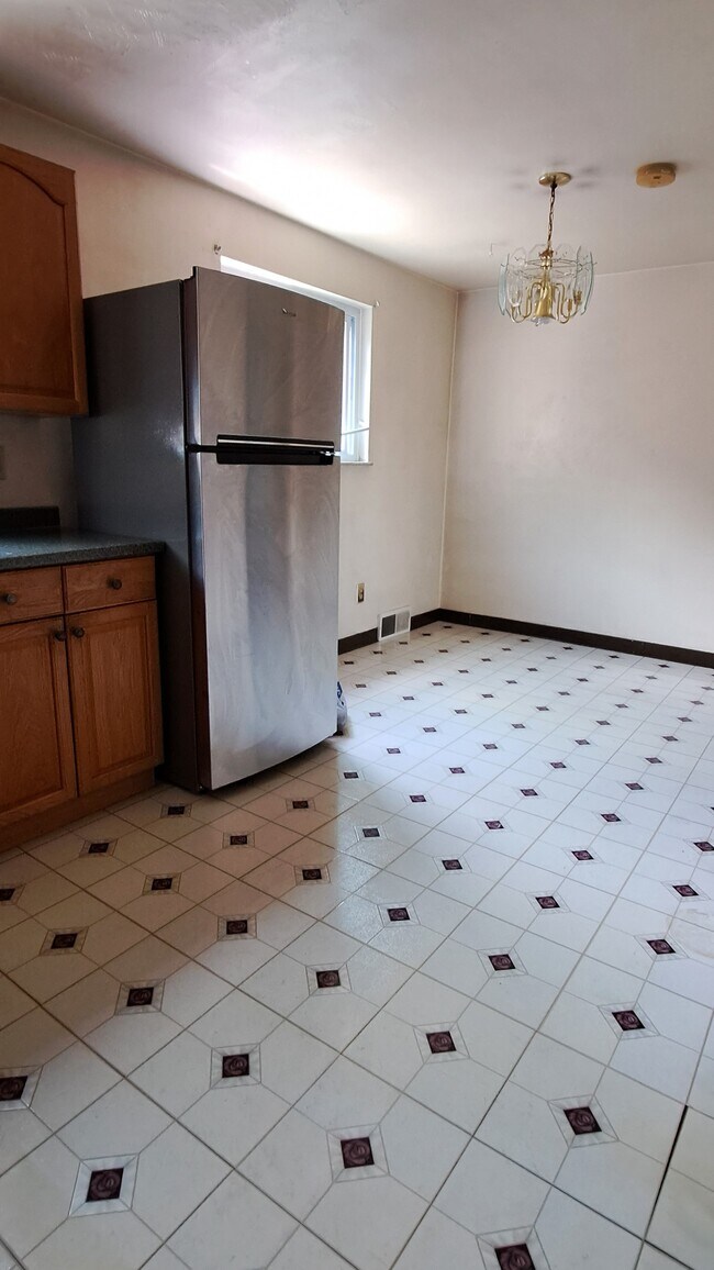 Enorme cocina comedor - 408 Brierly Ln