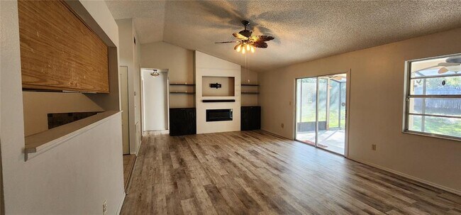 Building Photo - 13418 Tyringham St
