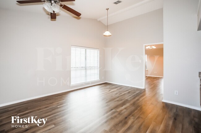 Foto del edificio - 1502 Barbara Ln