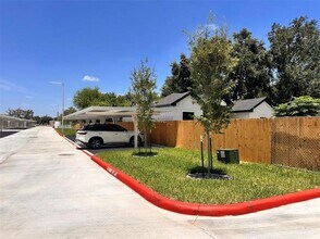 Building Photo - 13 S Alamo Rd