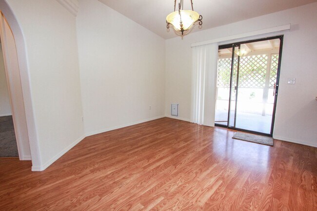 Foto del edificio - 3584 N Etheridge Dr