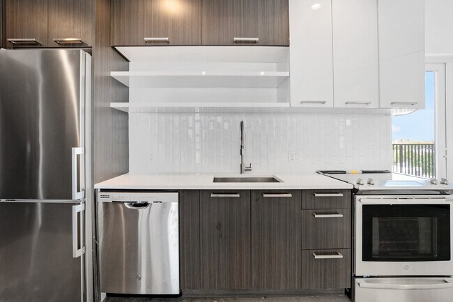 Foto del edificio - 1357 Flatbush Ave