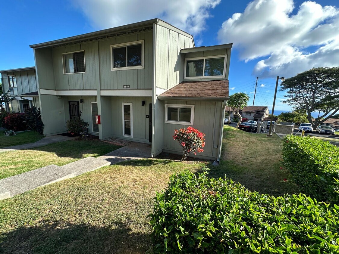 Primary Photo - Upgraded 2 Level Townhouse with Ocean View...