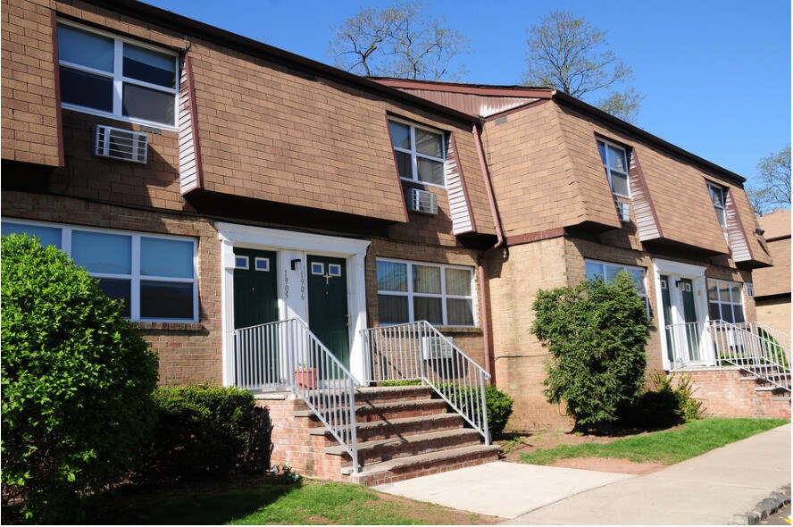 Colonial Gardens Apartments - Avenel, NJ | Apartments.com