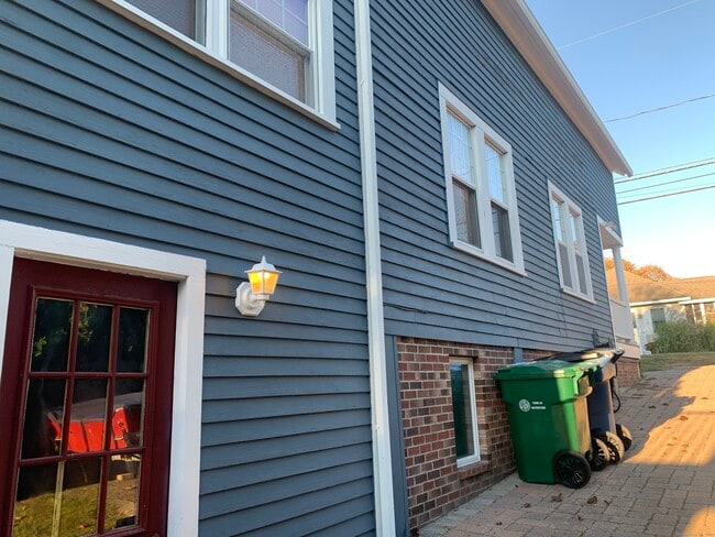 Foto del edificio - 70 New Shore Rd