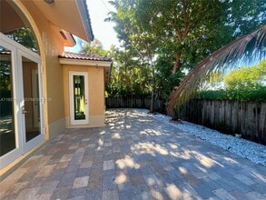 Building Photo - 16020 SW 91st Ct