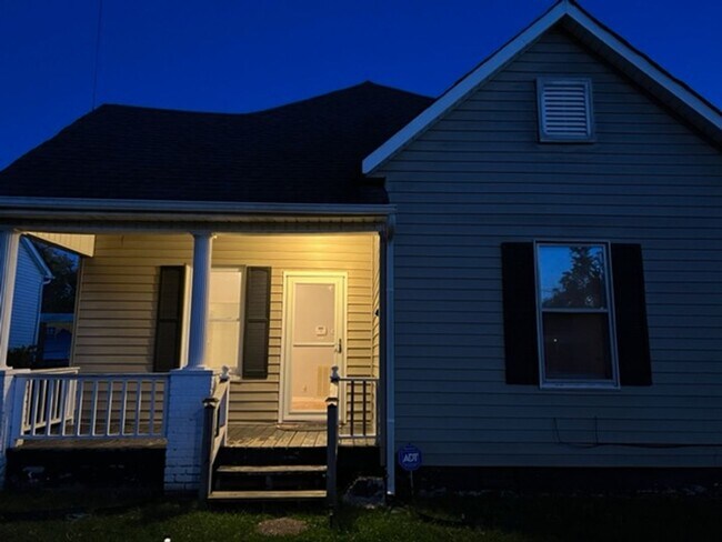 Foto del edificio - Knoxville 37917 - 2 bedroom, 2 bath home -...