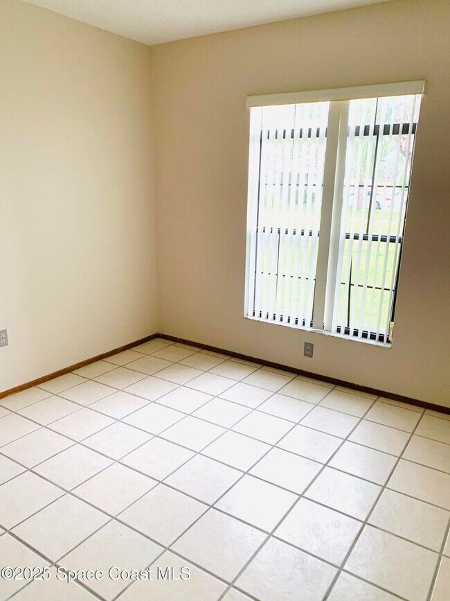 Foto del edificio - 1524 Clover Cir