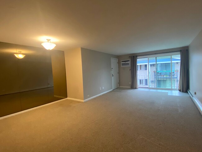 Building Photo - 8521 W Catherine Ave
