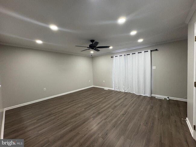 Foto del edificio - 105 Braeburn Dr