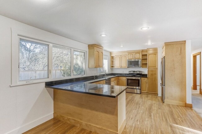 Foto del edificio - Amazing 3bed/1.5bath with Attached Garage in Kirkland!