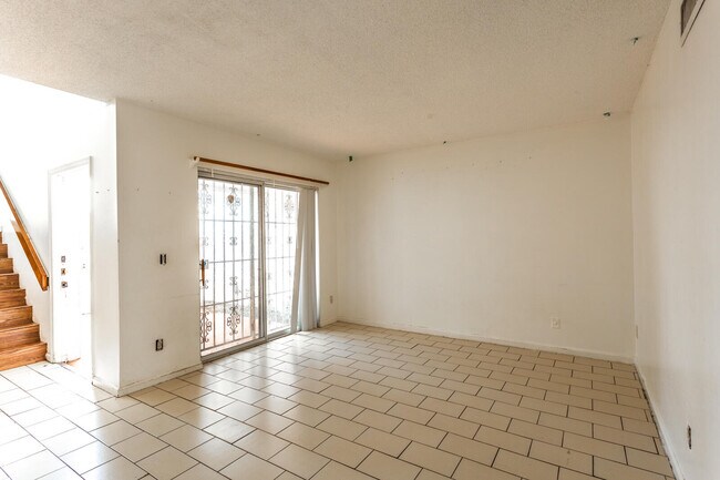 Building Photo - 5080 Elmhurst Rd