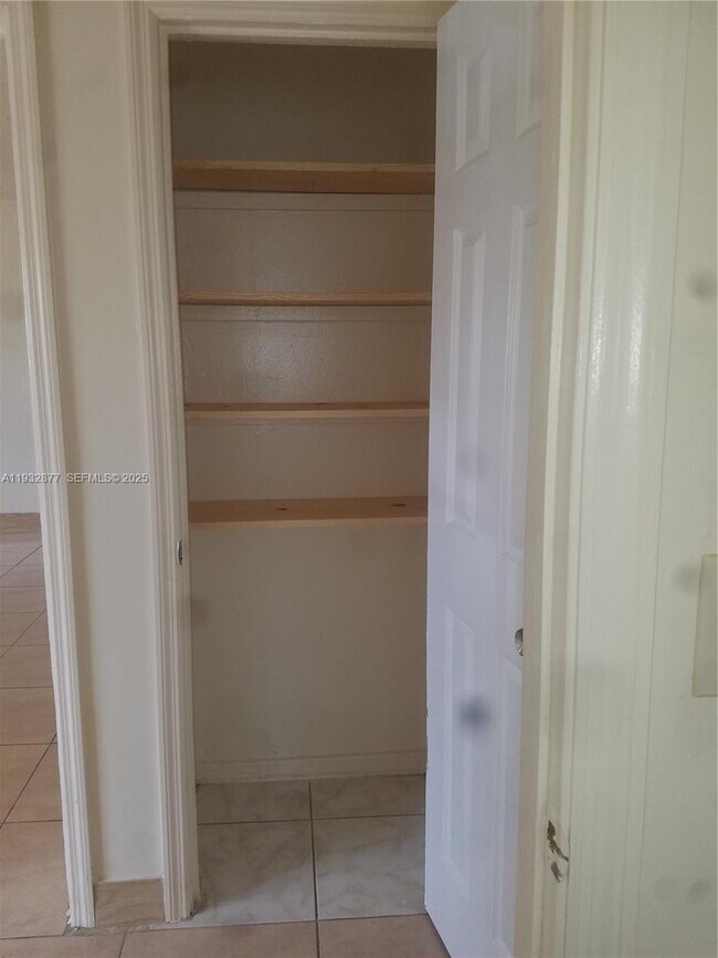 Foto del edificio - 1449 NE 131st St