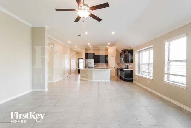 Foto del edificio - 15126 Arlington Park Ave