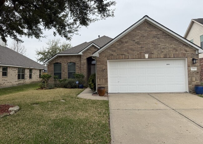 Foto del edificio - 23910 Fairport Harbor Ln