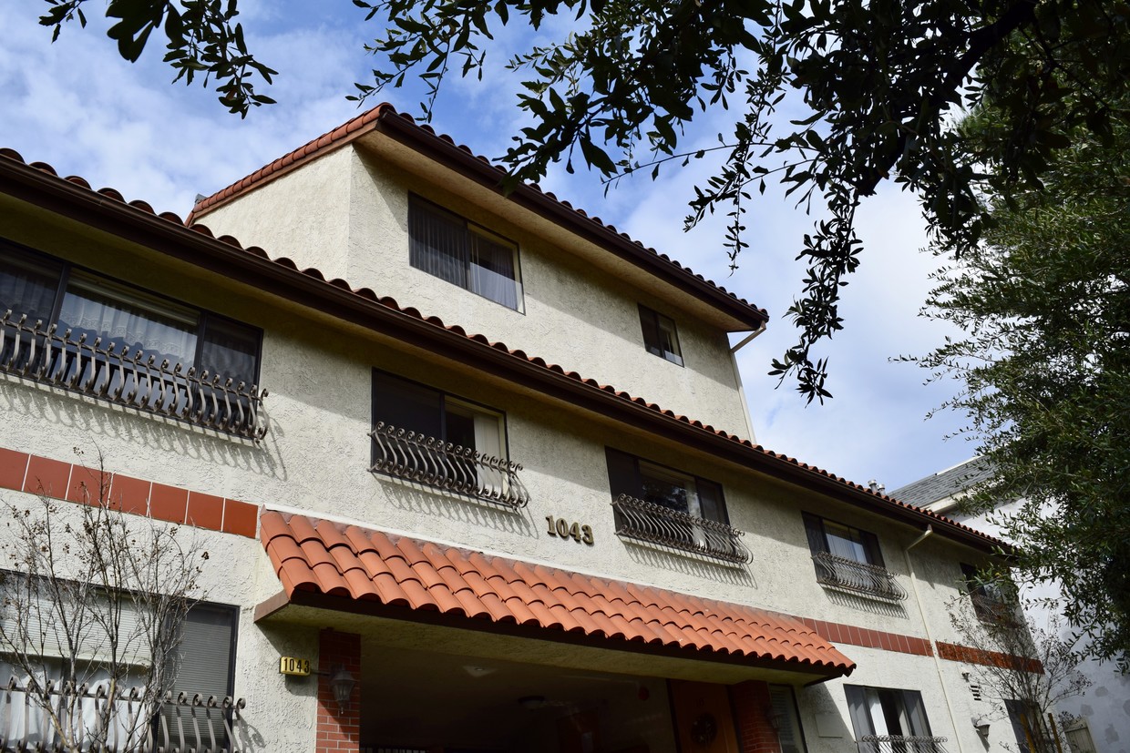 1043 Thompson Ave, Glendale, CA 91201 Townhome Rentals in Glendale CA