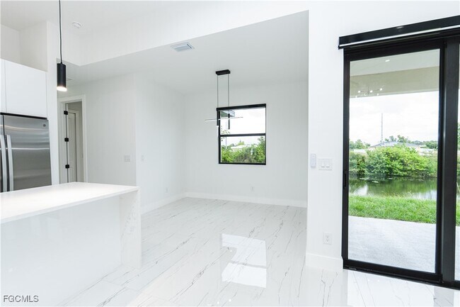 Foto del edificio - 903 NE 23rd St