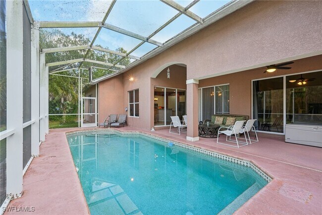 Building Photo - 2621 Golden Gate Blvd W