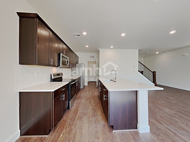 Building Photo - 1717 Viaggio Ave