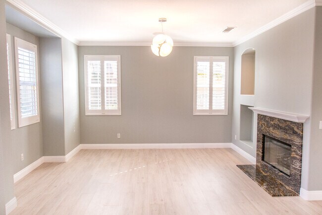 Foto del edificio - 3br/3.5ba Home in Carmel Valley-Torrey Hig...