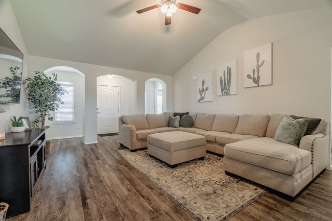 Building Photo - Like New Home LOADED w/Amenities at Lakewood S/D in Lowell!