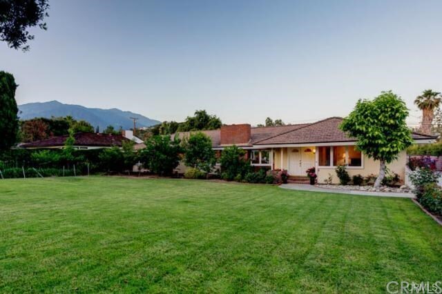 Foto principal - 1212 Oakwood Dr