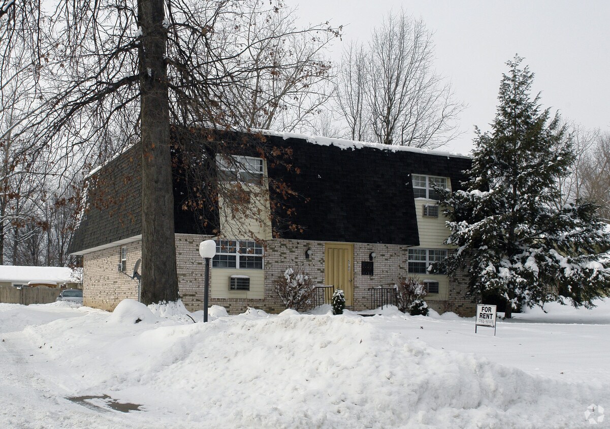 57005712 Edgewood Dr, Lorain, OH 44053 Apartments in Lorain, OH