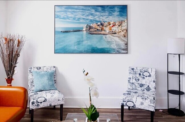 Foto del edificio - 1822 W 57th St