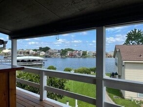 Building Photo - 127 April Point Dr N