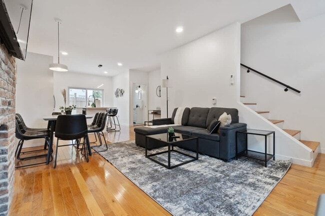 Sala de estar - 1238 Butterfield Way