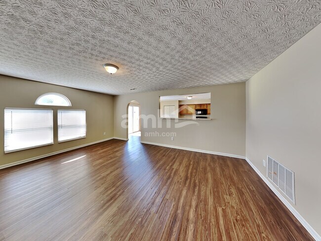 Building Photo - 5525 Village Grove Lane