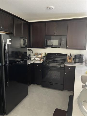 Building Photo - 2636 Kingsman Dr