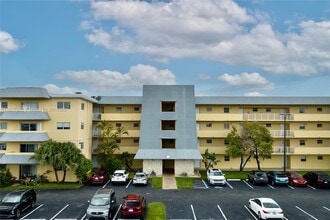 Building Photo - 7410 SW 82nd St