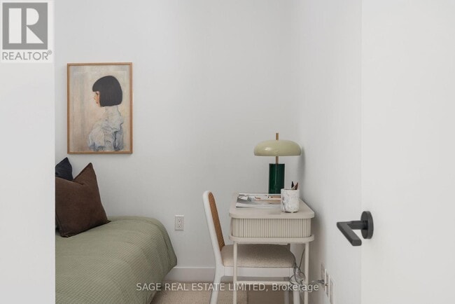 Building Photo - 505 Richmond St W